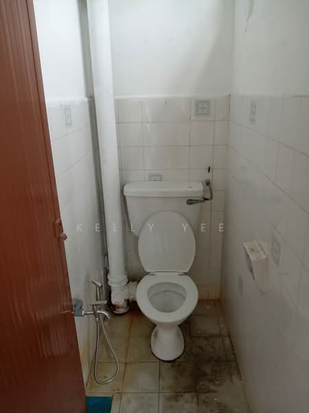 Shop for Rent in Bukit Mertajam (Penang) - Kelly Yee - Bathroom - PropertyGuru.com.my