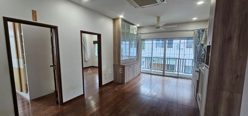 Rumah Berkembar untuk Dijual di Island Glades (Jelutong) - A Ee Ee - Living Room - PropertyGuru.com.my