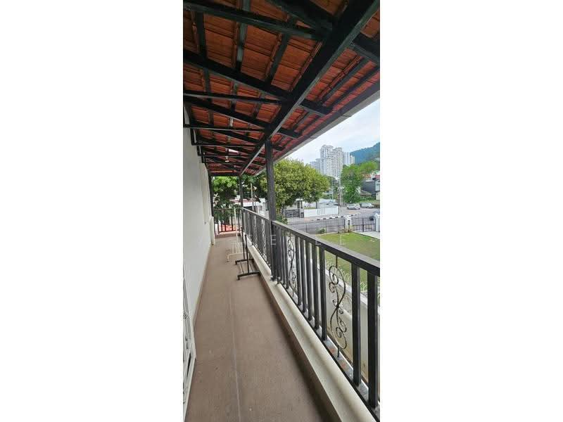 Rumah Berkembar untuk Dijual di Island Glades (Jelutong) - A Ee Ee - Balcony - PropertyGuru.com.my