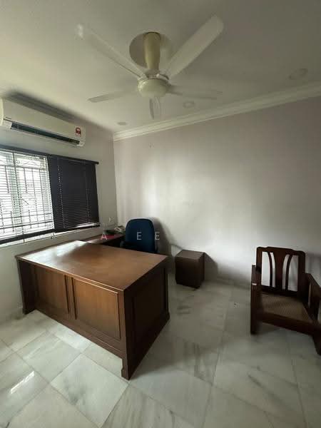 Rumah Berkembar untuk Dijual di Island Glades (Jelutong) - A Ee Ee - Study - PropertyGuru.com.my