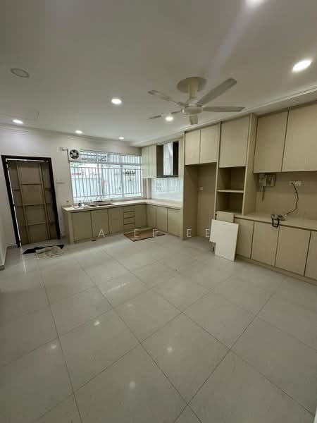 Rumah Berkembar untuk Dijual di Island Glades (Jelutong) - A Ee Ee - Kitchen - PropertyGuru.com.my