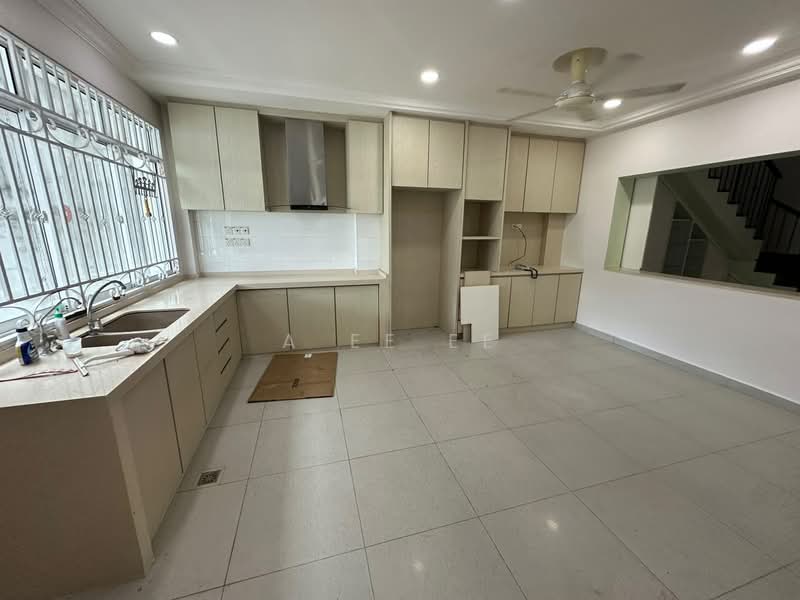 Rumah Berkembar untuk Dijual di Island Glades (Jelutong) - A Ee Ee - Kitchen - PropertyGuru.com.my