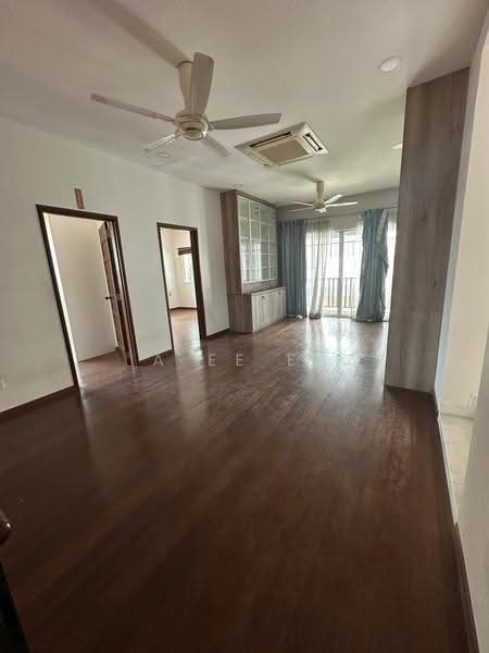 Rumah Berkembar untuk Dijual di Island Glades (Jelutong) - A Ee Ee - Living Room - PropertyGuru.com.my