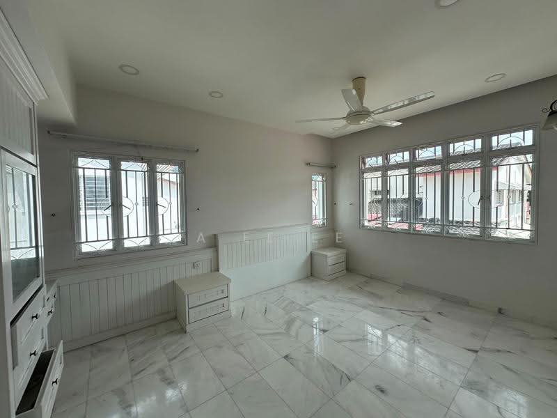 Rumah Berkembar untuk Dijual di Island Glades (Jelutong) - A Ee Ee - Bedroom - PropertyGuru.com.my