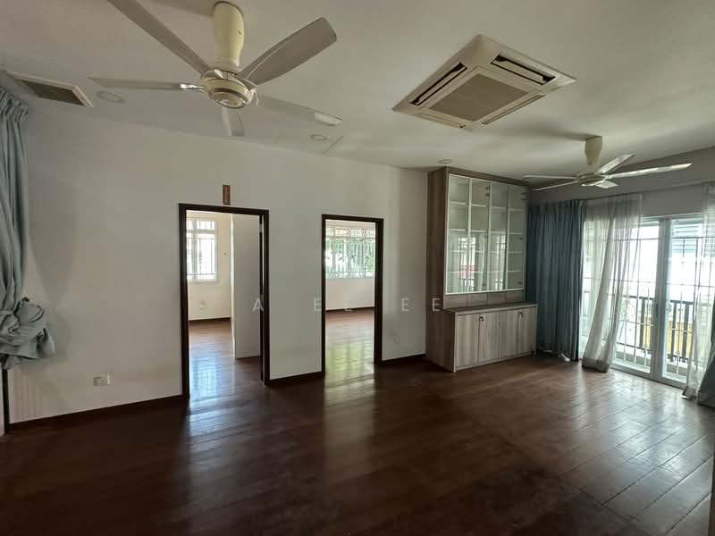Rumah Berkembar untuk Dijual di Island Glades (Jelutong) - A Ee Ee - Living Room - PropertyGuru.com.my