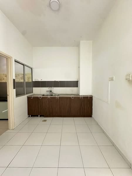 Rumah Teres 2 Tingkat untuk Dijual di Setia Tropika (Johor Bahru) - Joan Chia - Kitchen - PropertyGuru.com.my