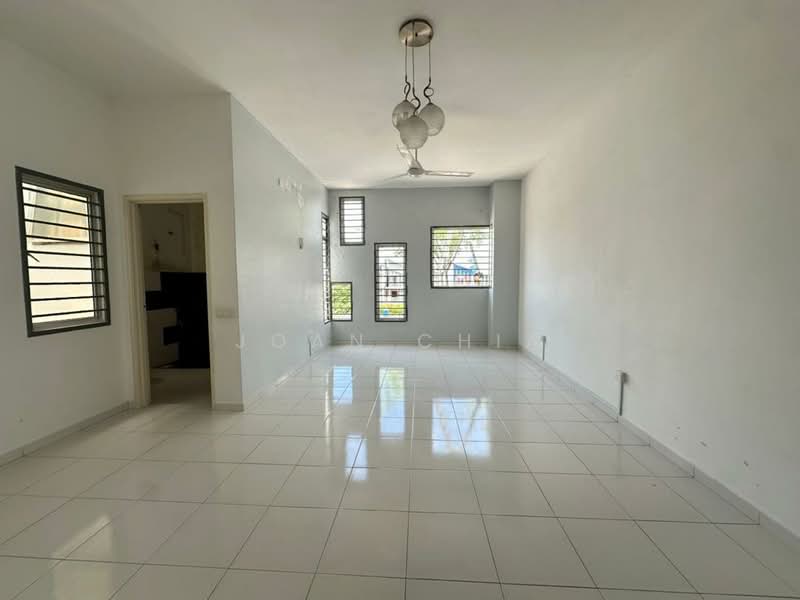 Rumah Teres 2 Tingkat untuk Dijual di Setia Tropika (Johor Bahru) - Joan Chia - Living Room - PropertyGuru.com.my