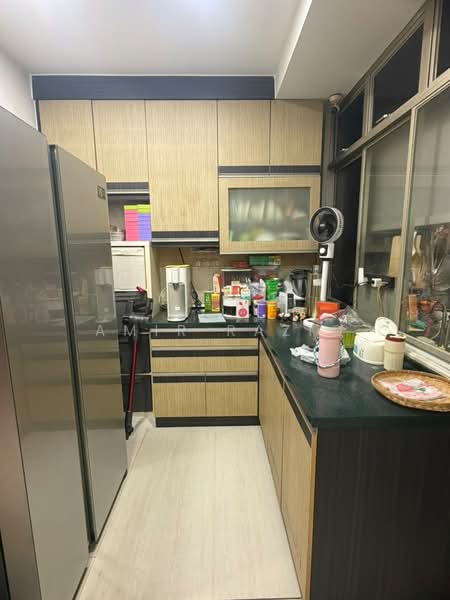 Pangsapuri untuk Dijual di Kipark Apartment - Amir Raziq - Kitchen - PropertyGuru.com.my