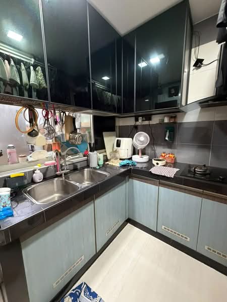 Pangsapuri untuk Dijual di Kipark Apartment - Amir Raziq - Kitchen - PropertyGuru.com.my
