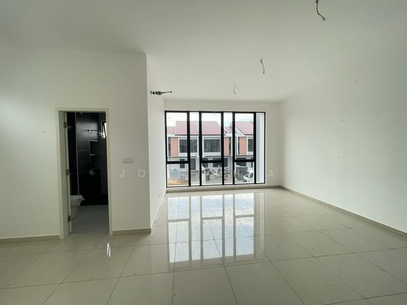Terraced House for Sale in Taman Desa Tebrau (Tebrau) - Joan Chia - Living Room - PropertyGuru.com.my