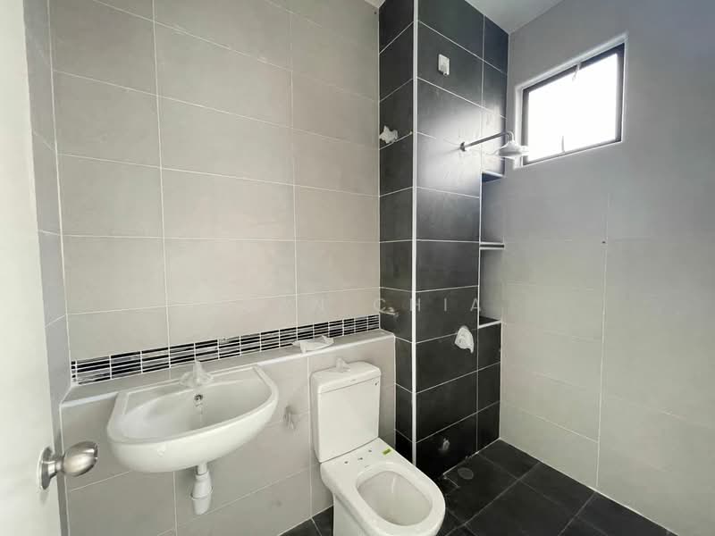 Terraced House for Sale in Taman Desa Tebrau (Tebrau) - Joan Chia - Bathroom - PropertyGuru.com.my