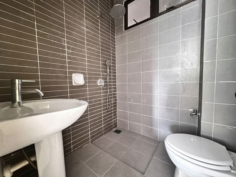 Service Residence for Sale at Palazio - ZAVIER KHOO - Bathroom - PropertyGuru.com.my