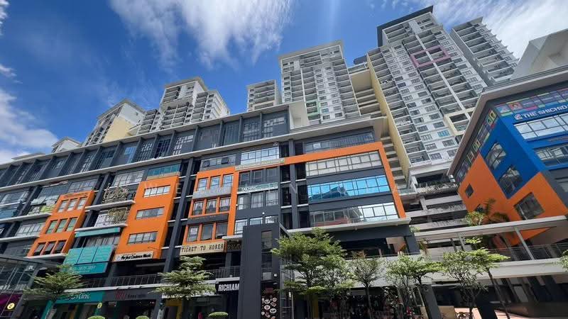 Kediaman Servis untuk Dijual di SetiaWalk - Swee Lin Quah - Exterior - PropertyGuru.com.my