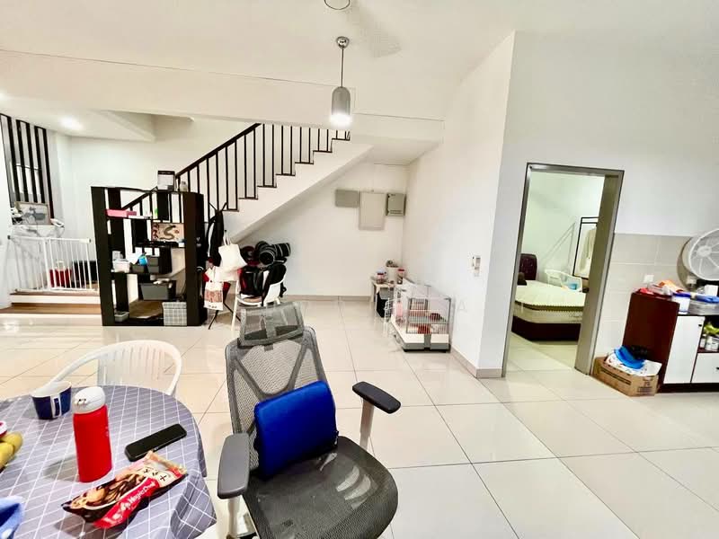Rumah Teres untuk Dijual di Elmina (Shah Alam) - Aizuddin Ali - Living Room - PropertyGuru.com.my