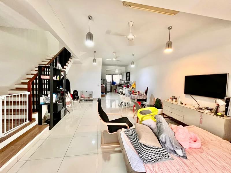 Rumah Teres untuk Dijual di Elmina (Shah Alam) - Aizuddin Ali - Living Room - PropertyGuru.com.my
