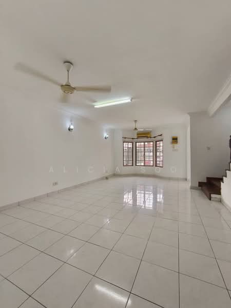 Rumah Teres 2 Tingkat untuk Disewa di Bukit Rahman Putra (Sungai Buloh) - Alicia Soo - Living Room - PropertyGuru.com.my