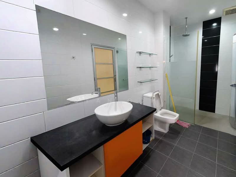 Rumah Teres 2 Tingkat untuk Dijual di Pantai Jerejak (Bayan Lepas) - Qyan Goh - Bathroom - PropertyGuru.com.my