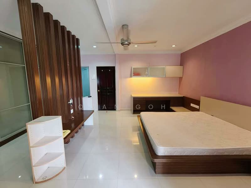 Rumah Teres 2 Tingkat untuk Dijual di Pantai Jerejak (Bayan Lepas) - Qyan Goh - Bedroom - PropertyGuru.com.my