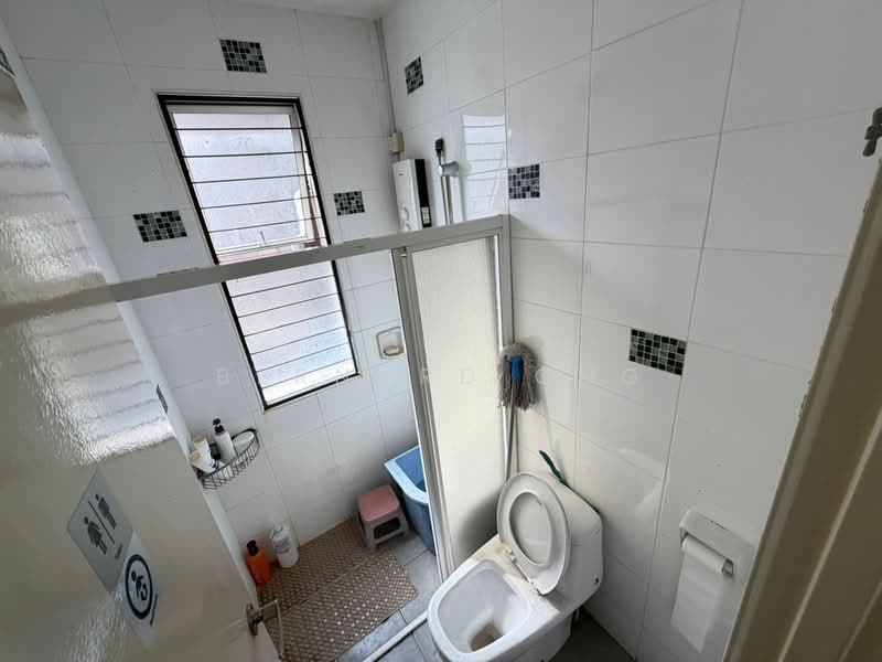 Semi-Detached House for Sale in Rawang (Selangor) - Bernard Ong - Bathroom - PropertyGuru.com.my