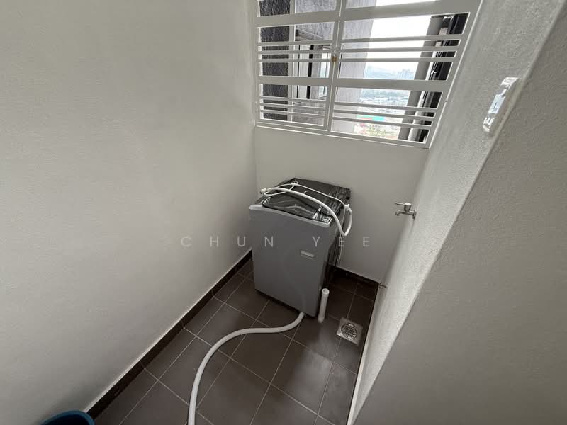 Kondominium untuk Disewa di Residensi Bukit Tiara - Chun Yee - Balcony - PropertyGuru.com.my