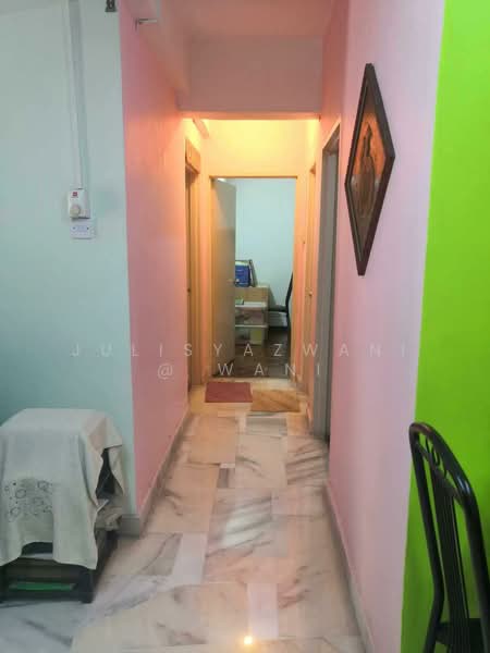 Pangsapuri untuk Dijual di Vista Lavender - Julisyazwani @ Wani - Corridor - PropertyGuru.com.my