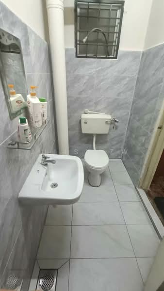 Pangsapuri untuk Dijual di Vista Lavender - Julisyazwani @ Wani - Bathroom - PropertyGuru.com.my