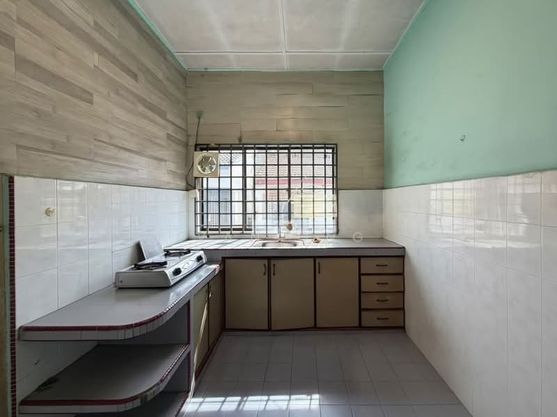 Rumah Teres 1 Tingkat untuk Dijual di Taman Universiti (Skudai) - Ivan Ong - Kitchen - PropertyGuru.com.my