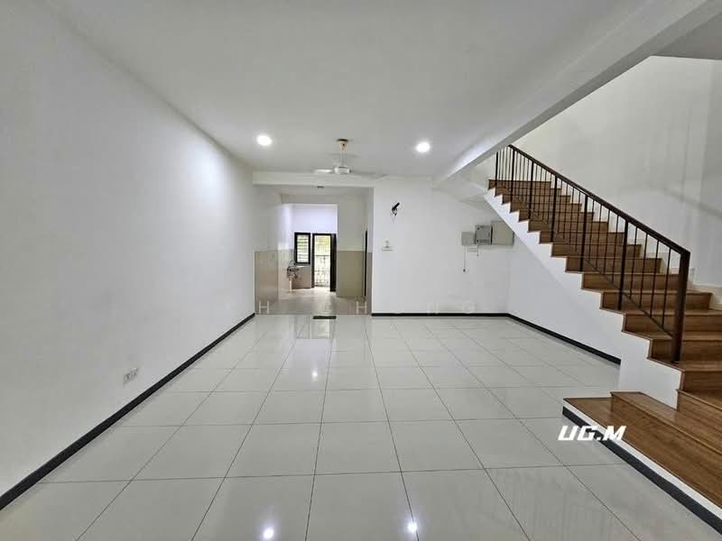 Rumah Teres 2 Tingkat untuk Dijual di Bandar Bukit Raja (Klang) - KH Chong - Living Room - PropertyGuru.com.my