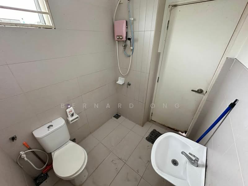 2-storey Terraced House for Sale in Bandar Country Homes (Rawang) - Bernard Ong - Bathroom - PropertyGuru.com.my
