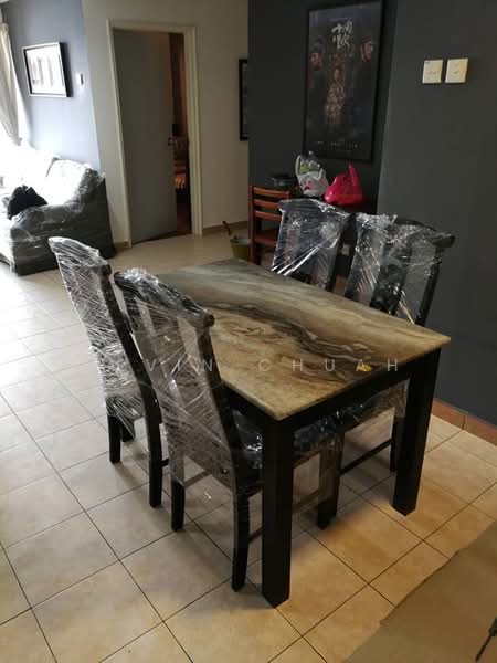 Kondominium untuk Dijual di Amadesa Resort Condominium - Kevin Chuah - Dining Room - PropertyGuru.com.my