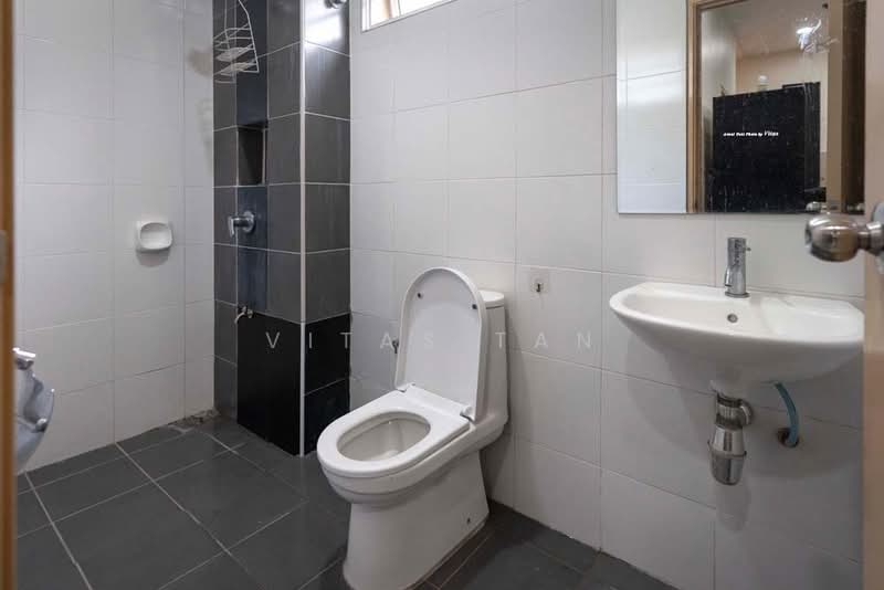 Rumah Teres 2 Tingkat untuk Disewa di Shah Alam (Selangor) - Vitas Tan - Bathroom - PropertyGuru.com.my