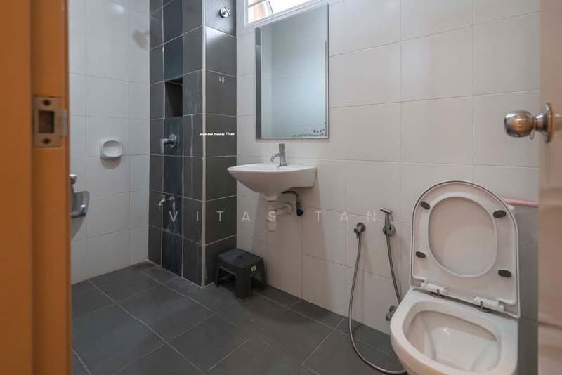 Rumah Teres 2 Tingkat untuk Disewa di Shah Alam (Selangor) - Vitas Tan - Bathroom - PropertyGuru.com.my