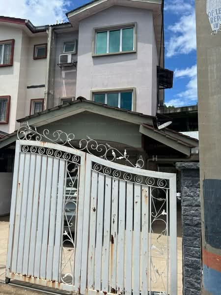 3-storey Terraced House for Sale in Batu Caves (Selangor) - Masnizah Arifin - Exterior - PropertyGuru.com.my