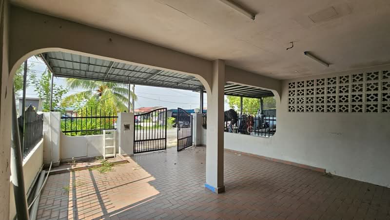 Rumah Teres 1 Tingkat untuk Dijual di Taman Universiti (Skudai) - Ivan Ong - Exterior - PropertyGuru.com.my
