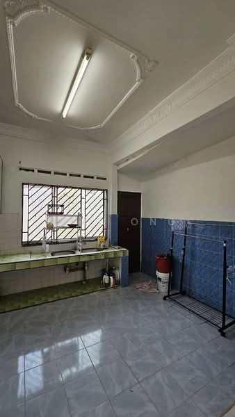 Rumah Teres 1 Tingkat untuk Dijual di Taman Universiti (Skudai) - Ivan Ong - Kitchen - PropertyGuru.com.my