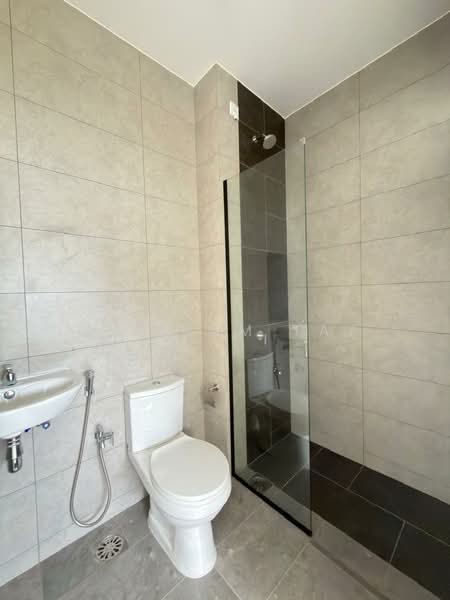 Rumah Berkembar untuk Dijual di Setia Tropika (Johor Bahru) - William Tay - Bathroom - PropertyGuru.com.my