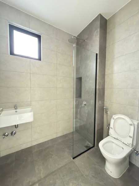 Rumah Berkembar untuk Dijual di Setia Tropika (Johor Bahru) - William Tay - Bathroom - PropertyGuru.com.my