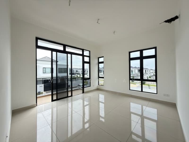 Rumah Berkembar untuk Dijual di Setia Tropika (Johor Bahru) - William Tay - Living Room - PropertyGuru.com.my