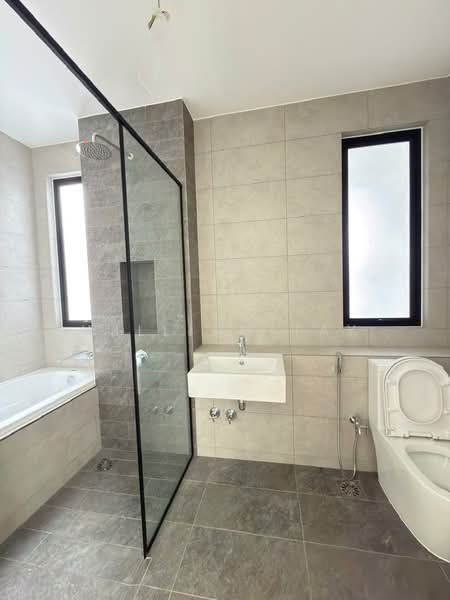 Rumah Berkembar untuk Dijual di Setia Tropika (Johor Bahru) - William Tay - Bathroom - PropertyGuru.com.my