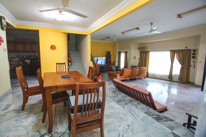 Rumah Berkembar untuk Dijual di Bandar Sungai Long (Selangor) - David Wan - Living Room - PropertyGuru.com.my