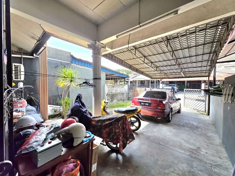 Rumah Teres 1 Tingkat untuk Dijual di Seksyen 16 (Bangi) - Azli Ibrahim - Exterior - PropertyGuru.com.my