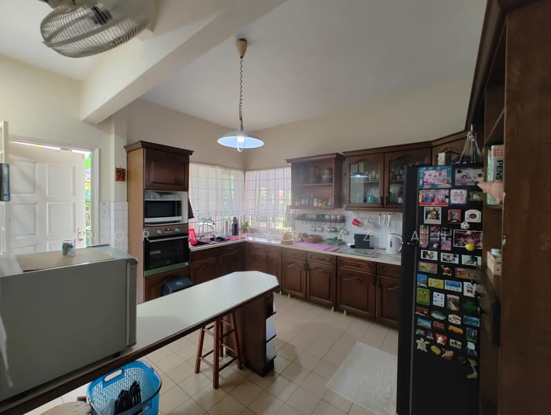 Rumah Banglo untuk Dijual di SS7 (Petaling Jaya) - Nor Azhar Azlan - Kitchen - PropertyGuru.com.my