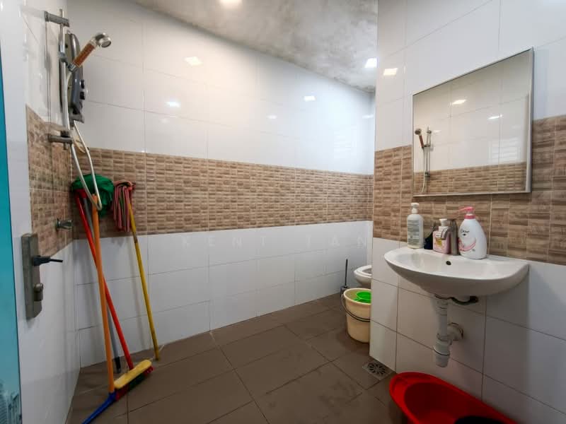 Rumah Teres 2 Tingkat untuk Dijual di Bandar Sri Damansara (Selangor) - Kent Tan - Bathroom - PropertyGuru.com.my