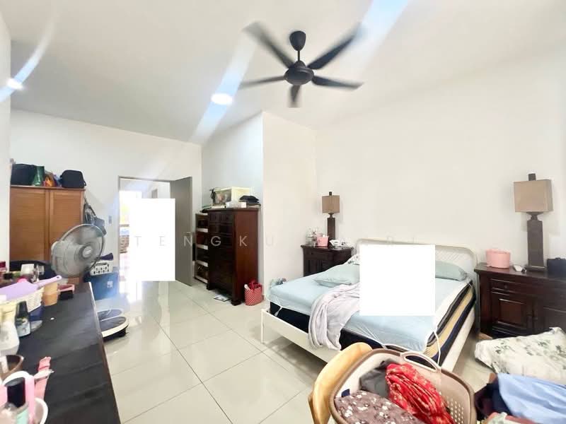 Rumah Teres 2 Tingkat untuk Dijual di Sepang (Selangor) - Tengku Zairi - PropertyGuru.com.my