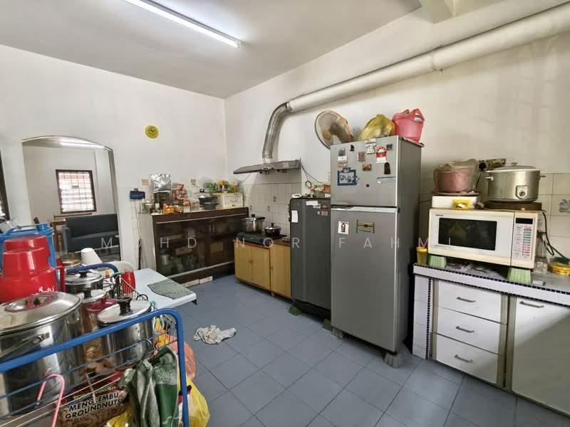 Rumah Teres untuk Dijual di Taman Sri Aman (Cheras) - Mohd Nor Fahmi - Kitchen - PropertyGuru.com.my