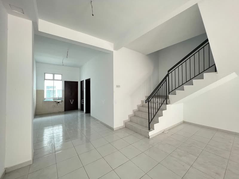 3-storey Terraced House for Sale in Bandar Baru Kundang (Rawang) - Evelyn Khoo - Kitchen - PropertyGuru.com.my