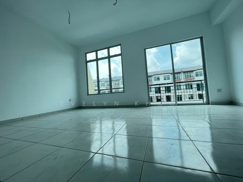 3-storey Terraced House for Sale in Bandar Baru Kundang (Rawang) - Evelyn Khoo - Room - PropertyGuru.com.my