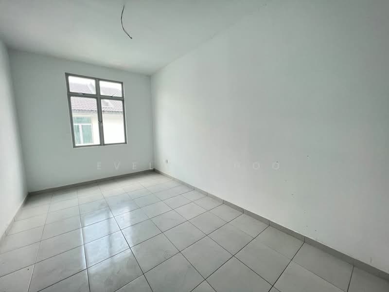 3-storey Terraced House for Sale in Bandar Baru Kundang (Rawang) - Evelyn Khoo - Room - PropertyGuru.com.my