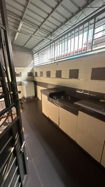 2-storey Terraced House for Rent in Kluang (Johor) - Shanel Tee - Kitchen - PropertyGuru.com.my