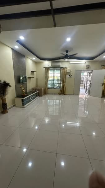 2-storey Terraced House for Rent in Kluang (Johor) - Shanel Tee - Living Room - PropertyGuru.com.my